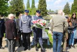 Policjanci złożyli kwiaty na sosnowieckim cmentarzu z okazji obchodów Dnia Zwycięstwa.