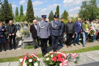 Policjanci złożyli kwiaty na sosnowieckim cmentarzu z okazji obchodów Dnia Zwycięstwa.