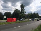 Policjanci wykonują czynności na miejscu wypadku