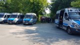 Policjanci OPP przygotowujący się do akcji