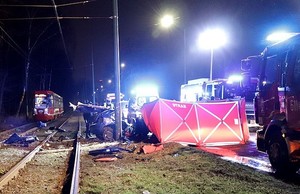 Zdjęcie przedstawia miejsce wypadku śmiertelnego przy ulicy Baczyńskiego w Sosnowcu