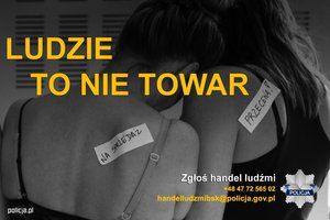 Zdjęcie przedstawia napis &quot;Ludzie to nie towar&quot;.