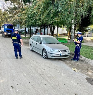 Sosnowieccy Policjanci pomagają powodzianom