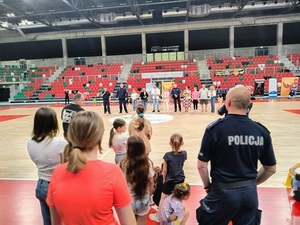 Dzielnicowi z &quot;dwójki&quot; aktywnie wsparli akcję &quot;Otwórz serce-daj dom&quot;