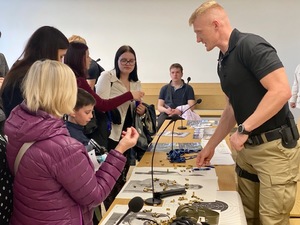 Policjanci uczestniczyli w &quot;Nocy Otwartych Sądów&quot;