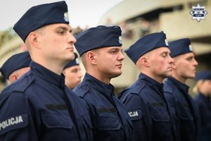 Uroczyste ślubowanie 103 nowo przyjętych policjantów w garnizonie śląskim