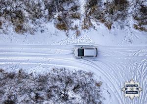 Mroźny, niedzielny poranek wita nas zimową aurą