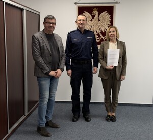 Komendant Miejski Policji w Sosnowcu z przedstawicielami Przedsiębiorstwa Komunikacji Miejskiej.