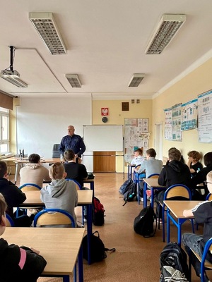 Spotkanie profilaktyka z młodzieżą - walka uzależnieniami