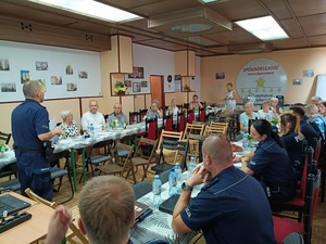 Dzielnicowi z Komisariatu Policji I w Sosnowcu rozmawiali o bezpieczeństwie z mieszkańcami
