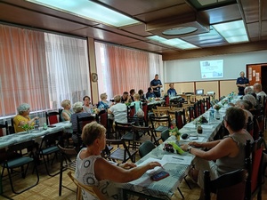 Dzielnicowi z Komisariatu Policji I w Sosnowcu rozmawiali o bezpieczeństwie z mieszkańcami
